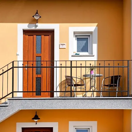 Euphemia Apartman *